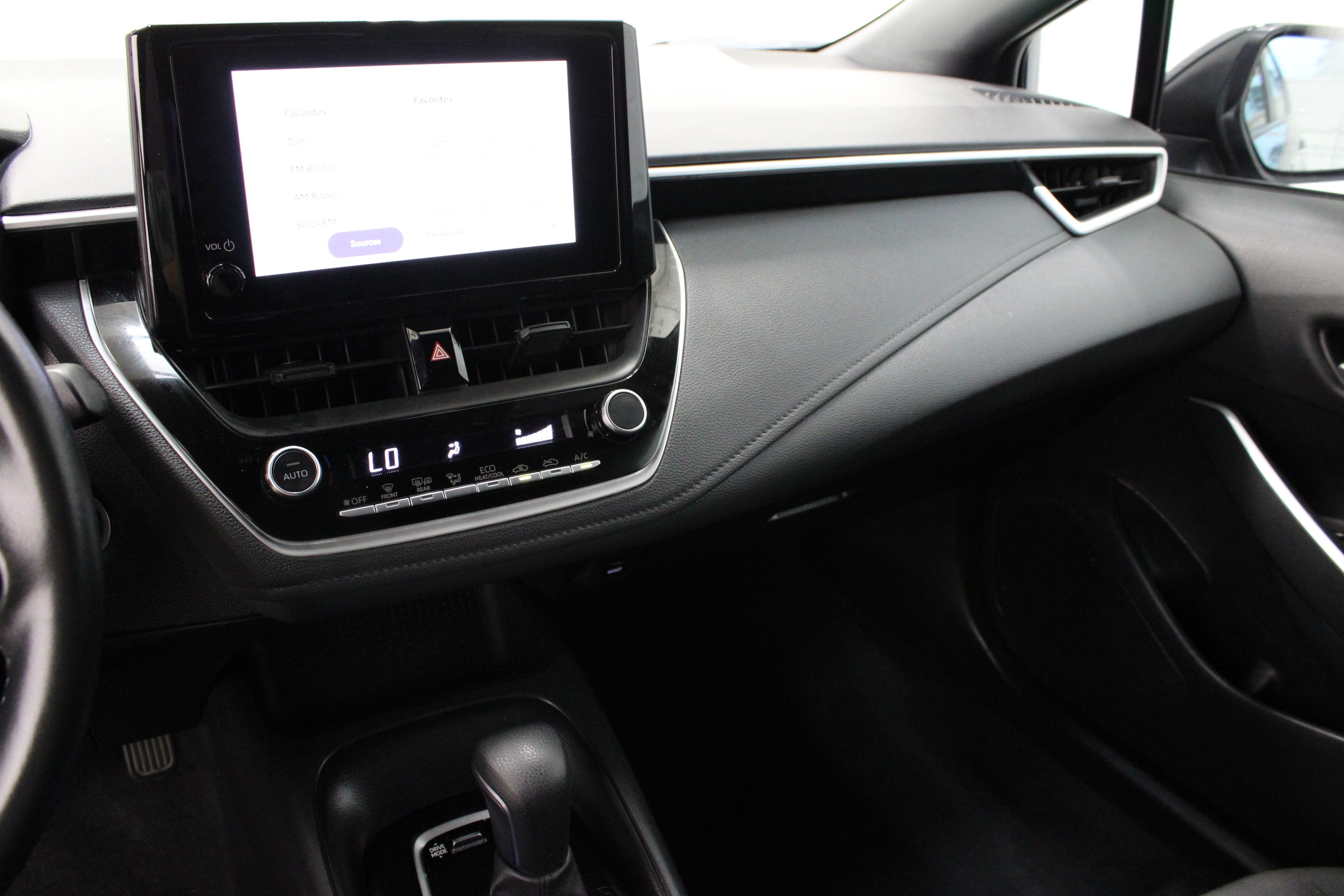 Used 2025 Toyota Corolla SE FWD image 15