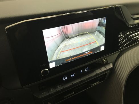 Used 2025 Toyota Camry SE FWD image 21