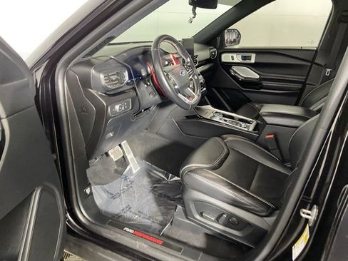 Used 2022 Ford Explorer ST w/ ST Street Pack image 19