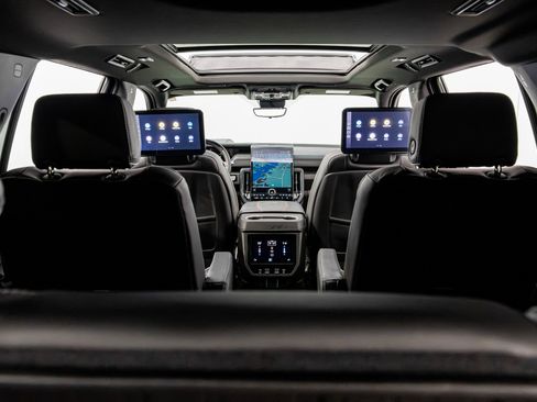 Used 2025 GMC Yukon AT4 Ultimate w/ LPO, Illumination Package AWD/4WD image 37