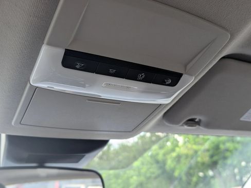 Used 2025 Nissan Sentra SR FWD image 37