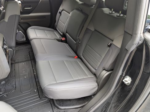 Used 2025 GMC Hummer EV 2X AWD/4WD image 17