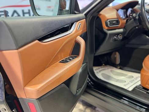 Used 2021 Maserati Levante image 7