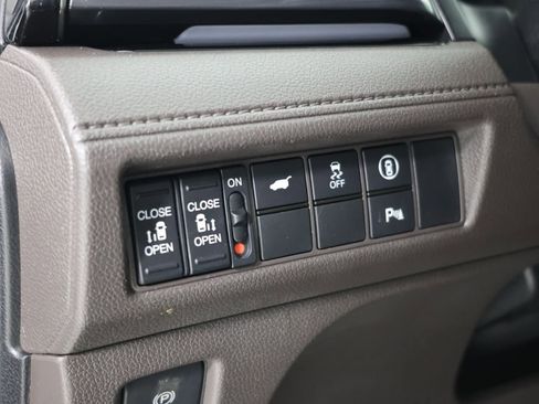 Used 2023 Honda Odyssey Elite image 25