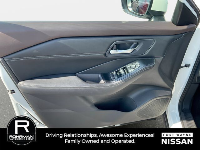 Certified 2023 Nissan Rogue SV w/ SV Premium B Package AWD/4WD image 32