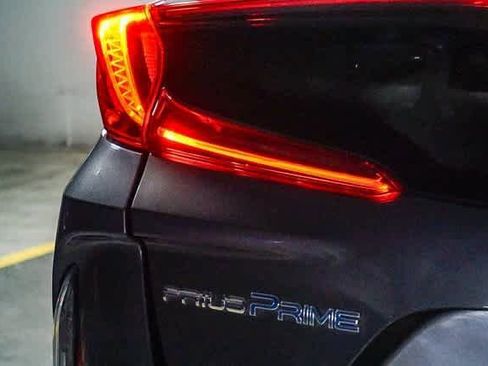 Certified 2018 Toyota Prius Prime Advanced image 11