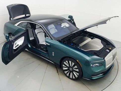 Used 2024 Rolls-Royce Spectre w/ Spectre Launch Package AWD/4WD image 28
