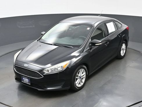 Used 2015 Ford Focus SE FWD image 31
