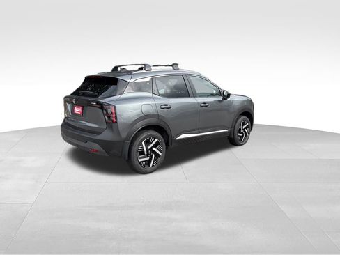 New 2026 Nissan Kicks SV w/ SV Premium Package image 4