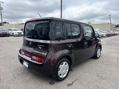 Used 2011 Nissan Cube 1.8 S w/ Interior Designer Pkg FWD image 6