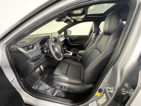Certified 2022 Toyota RAV4 XSE w/ XSE Grade Weather Package AWD/4WD image 9