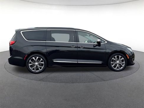 Certified 2019 Chrysler Pacifica Limited w/ Tire & Wheel Group image 6