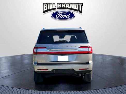 Used 2018 Lincoln Navigator Reserve w/ Technology Package AWD/4WD image 4