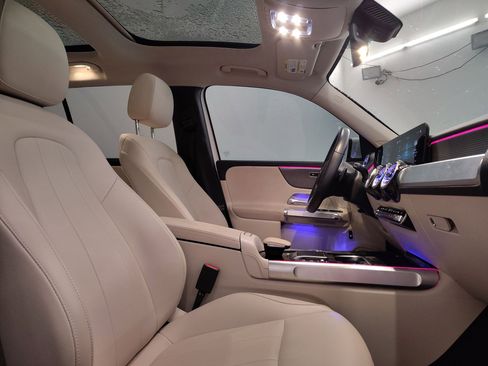 Used 2022 Mercedes-Benz GLB 250 4MATIC image 29