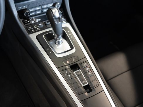 Certified 2025 Porsche 718 Boxster RWD image 22