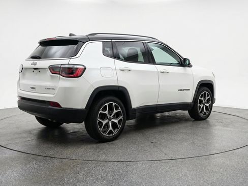 Used 2025 Jeep Compass Limited AWD/4WD image 9