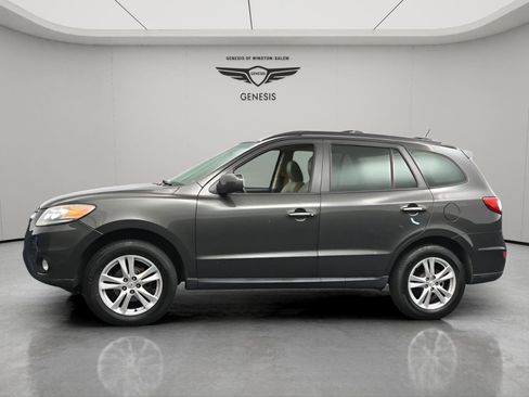Used 2012 Hyundai Santa Fe Limited w/ Navigation Pkg 4 FWD image 2