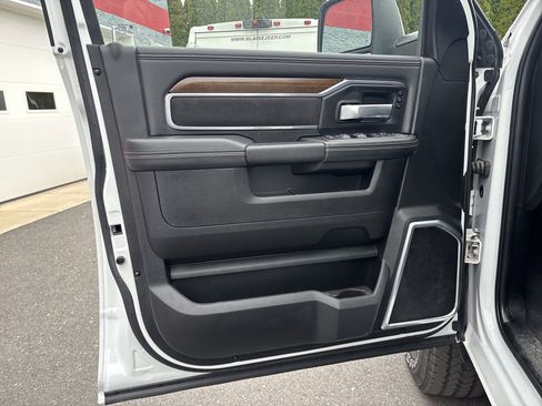 Used 2024 RAM 2500 Laramie w/ Safety Group AWD/4WD image 15