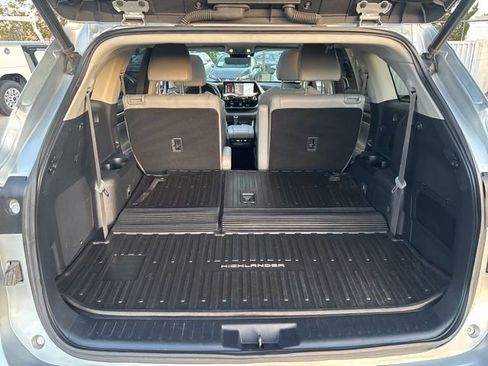 Used 2020 Toyota Highlander Platinum AWD/4WD image 34