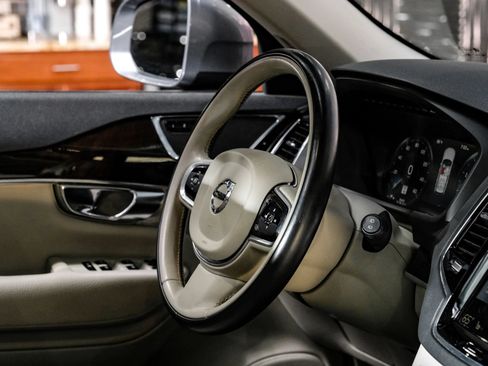 Used 2017 Volvo XC90 T6 Momentum w/ Convenience Package AWD/4WD image 13