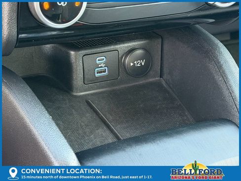 Used 2022 Ford Escape SE image 32