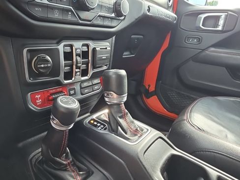 Used 2018 Jeep Wrangler Unlimited Rubicon AWD/4WD image 18
