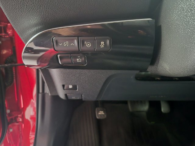 Used 2021 Toyota Prius LE AWD/4WD image 16