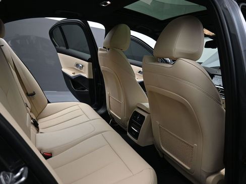 Used 2021 BMW 330i xDrive Sedan w/ Convenience Package image 18