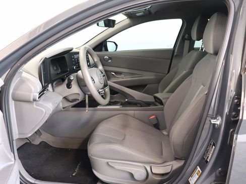 Used 2024 Hyundai Elantra SE FWD image 8