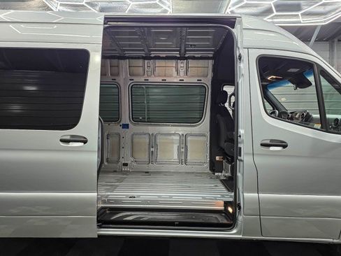 Used 2023 Mercedes-Benz Sprinter 3500 image 11