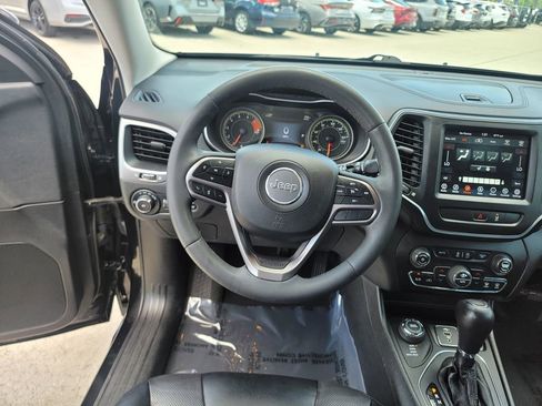 Used 2022 Jeep Cherokee Latitude Lux w/ Sun & Sound Group AWD/4WD image 18