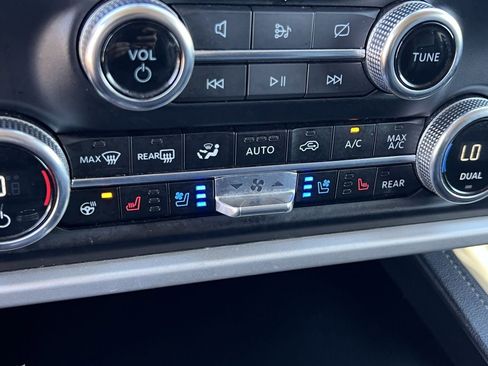 Used 2024 Ford Expedition Max XLT image 20