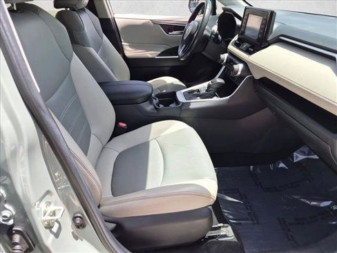 Used 2019 Toyota RAV4 XLE Premium w/ Cold Weather Package FWD image 20