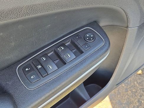 Used 2023 Chrysler 300 S image 21