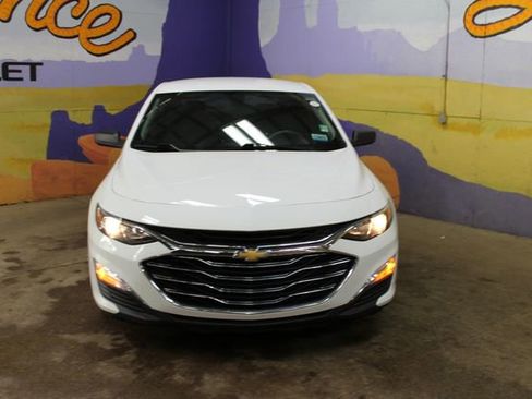 Used 2019 Chevrolet Malibu LS FWD image 3