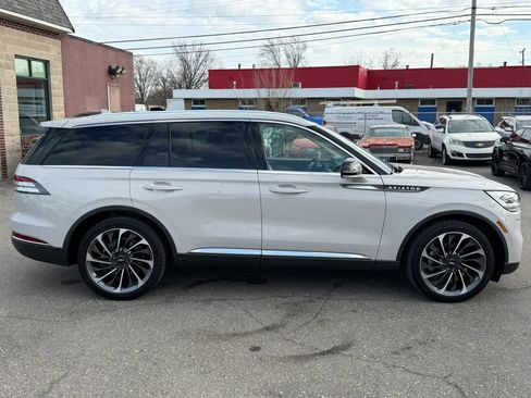 Used 2020 Lincoln Aviator Reserve w/ Equipment Group 202A image 6