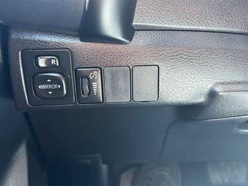 Used 2019 Toyota Corolla LE FWD image 19