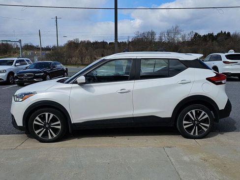 Used 2018 Nissan Kicks SV w/ Exterior Package image 3
