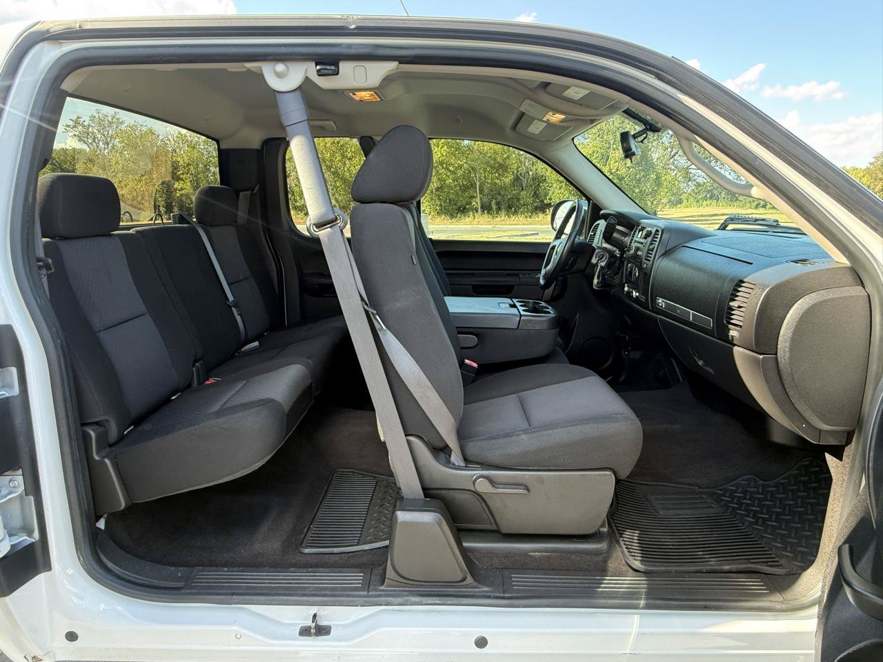 Used 2010 GMC Sierra 1500 SLE w/ Texas Edition RWD image 19