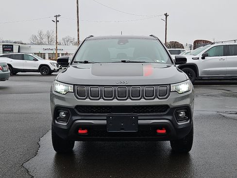 Used 2022 Jeep Compass Trailhawk image 2