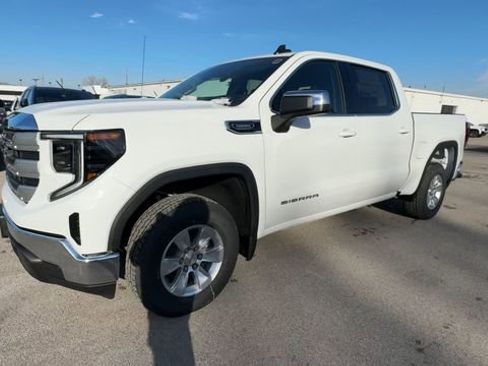 New 2026 GMC Sierra 1500 SLE image 4