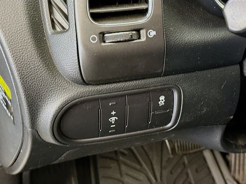 Used 2018 Kia Forte LX w/ LX Popular Package image 17