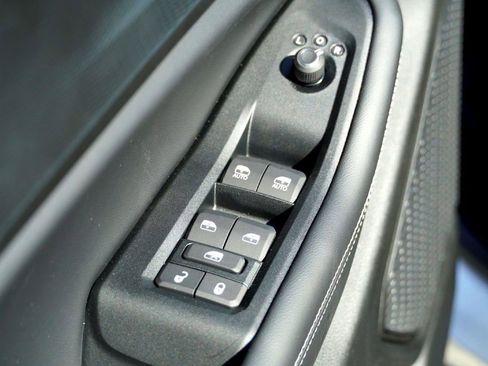 New 2025 Jeep Grand Cherokee Laredo w/ Luxury Tech Group I image 18