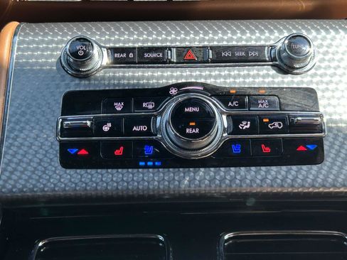 Used 2023 Lincoln Aviator Black Label w/ Jet Package image 25