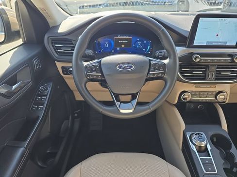 Used 2021 Ford Escape Titanium FWD image 14