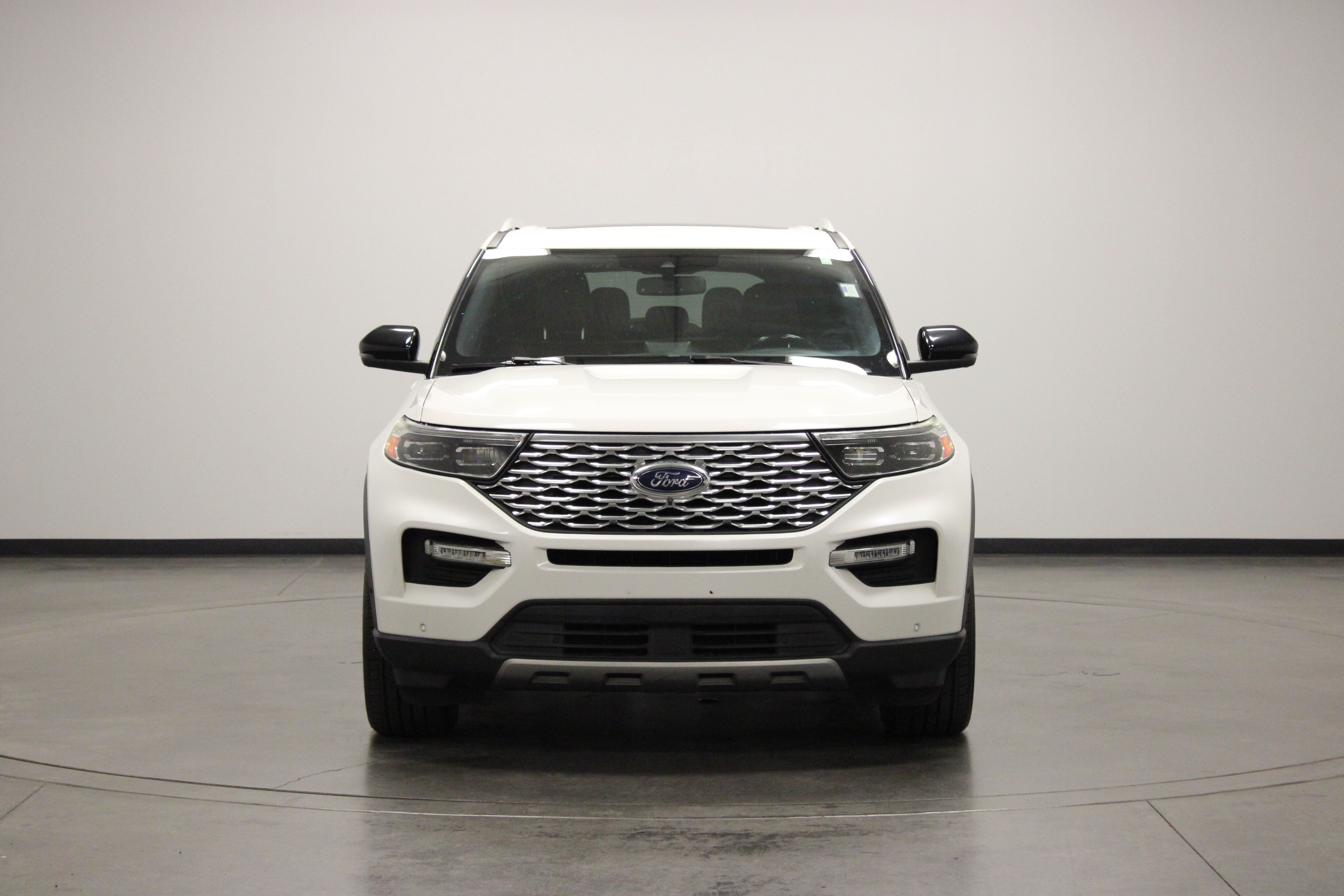 Used 2020 Ford Explorer Platinum w/ Premium Technology Package AWD/4WD image 3
