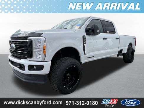 Used 2023 Ford F350 XLT image 3