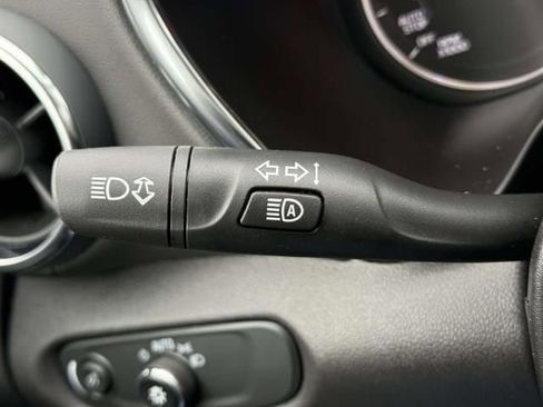 Used 2025 Chevrolet Blazer LT AWD/4WD image 19
