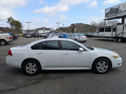 Used 2010 Chevrolet Impala LS FWD image 3