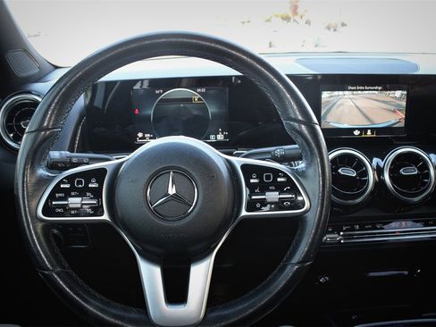 Used 2020 Mercedes-Benz GLB 250 image 26